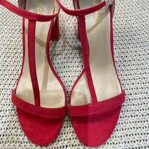 Fabulous little pink shoe 👠